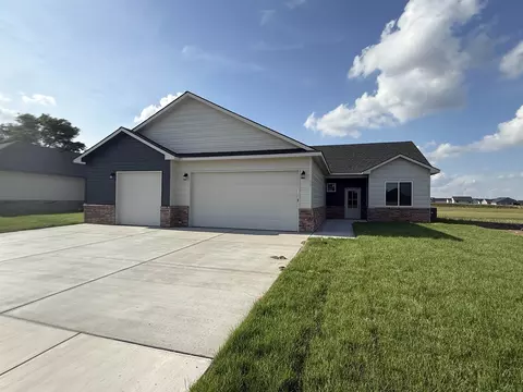 31 Kingdom Cr, Goddard, KS 67052