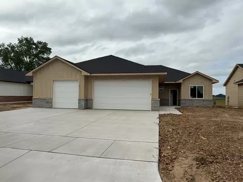 27 Kingdom Ct, Goddard, KS 67052