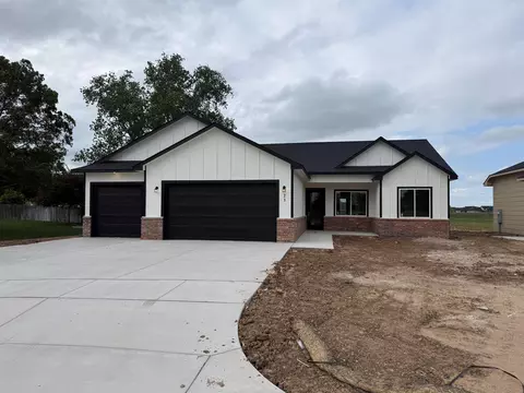23 Kingdom Ct, Goddard, KS 67052