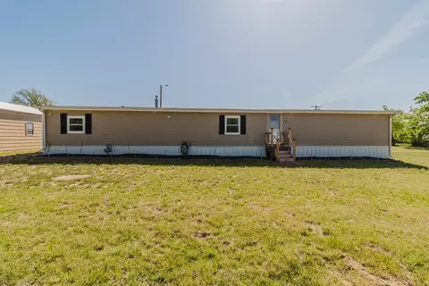 230 S Gregory, Nashville, KS 67112