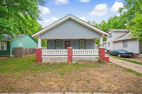 813 W Elm St, Salina, KS 67401