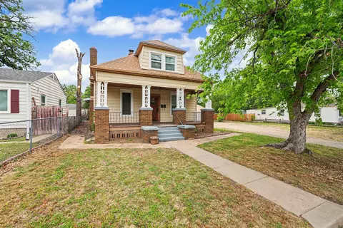 1017 E Iron Ave, Salina, KS 67401