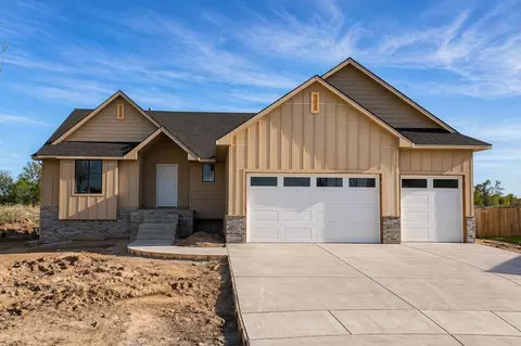 5865 N St Paul Ct, Wichita, KS 67204
