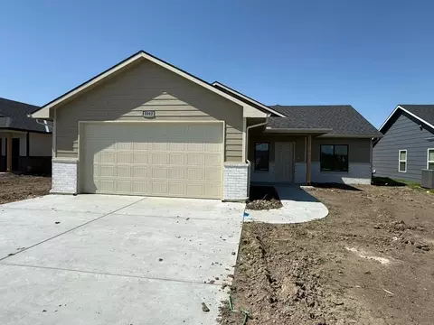 8992 E Forbes Cir, Bel Aire, KS 67226