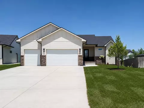 5881 N St Paul Ct, Wichita, KS 67204