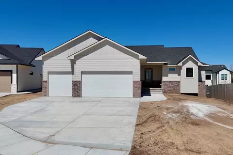 5881 N St Paul Ct, Wichita, KS 67204