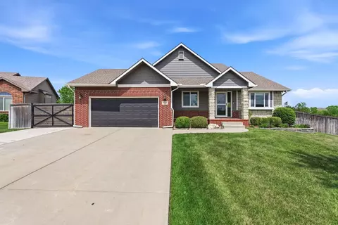 2739 N Woodridge Ct, Wichita, KS 67226