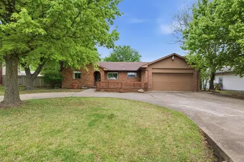 602 S Riverview St, Douglass, KS 67039