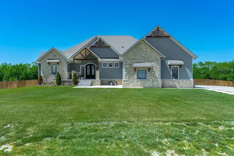 7115 S Suzanne St, Derby, KS 67037