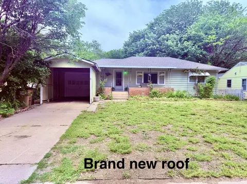 110 W 23rd St, North Newton, KS 67117
