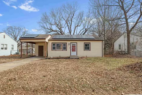 144 S Wire, Haysville, KS 67060