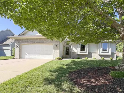 4429 N Westlake Ct, Bel Aire, KS 67220