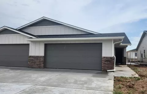 2897 S Cedar Crest Ct UNIT 200, Wichita, KS 67215