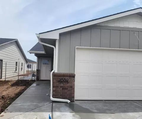 2889 S Cedar Crest Ct UNIT 100, Wichita, KS 67215