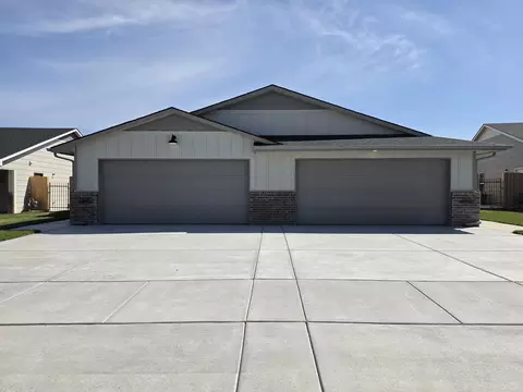 2881 S Cedar Crest Ct UNIT 100, Wichita, KS 67215