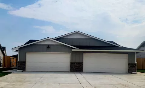 2877 S Cedar Crest Ct UNIT 200, Wichita, KS 67215