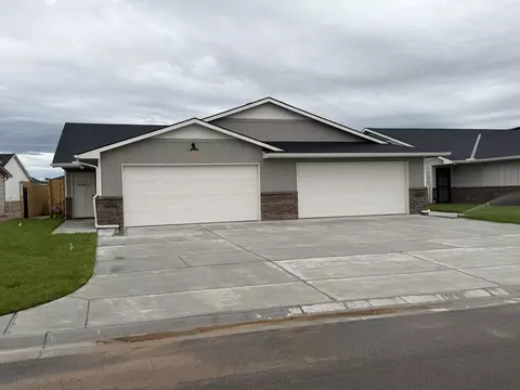 2865 S Cedar Crest Ct UNIT 200, Wichita, KS 67215