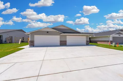 2897 S Cedar Crest Ct UNIT 100-200, Wichita, KS 67215