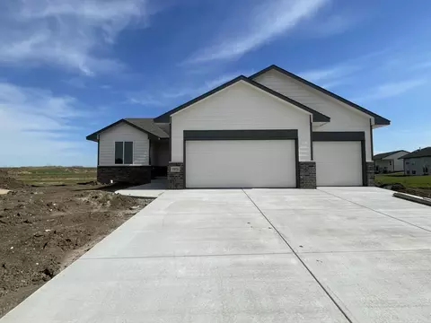1973 E Limestone St, Andover, KS 67002