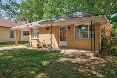 1413 Hackney St, Winfield, KS 67156