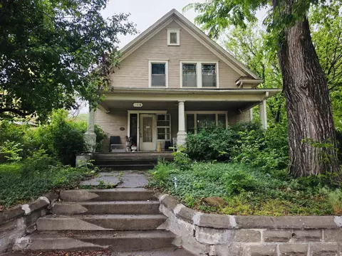 608 E 1st, Newton, KS 67114