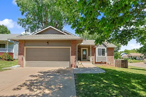 1396 E Longhorn Ct, Derby, KS 67037