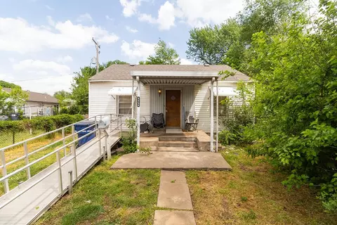 2428 S Roosevelt, Wichita, KS 67210
