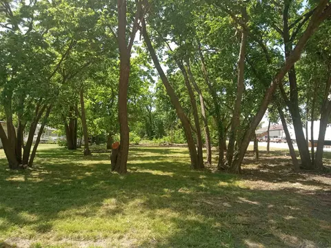 101 Walnut, Halstead, KS 67056