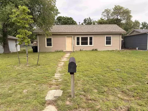 806 N 10th, Arkansas City, KS 67005
