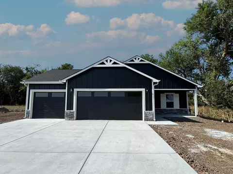 2390 E Thunder, Wichita, KS 67219