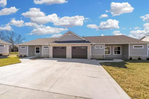 320 N Warren #VILLA 401, Rose Hill, KS 67133