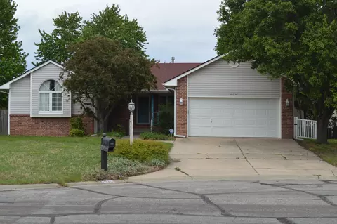 10316 E Osie Cir, Wichita, KS 67207