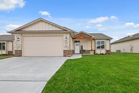 1217 Park Glen Ct, Clearwater, KS 67026