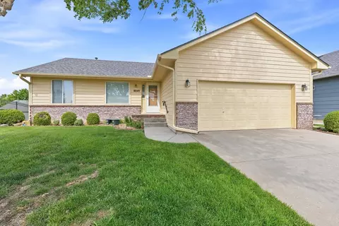 8849 N Hidden Ln, Park City, KS 67147