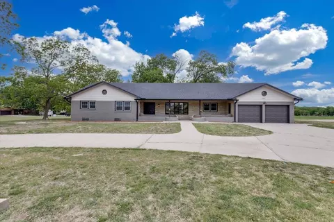 1611 N Rock Rd, Mulvane, KS 67110