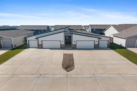 5287 N Toben #5289 N TOBEN, Bel Aire, KS 67226