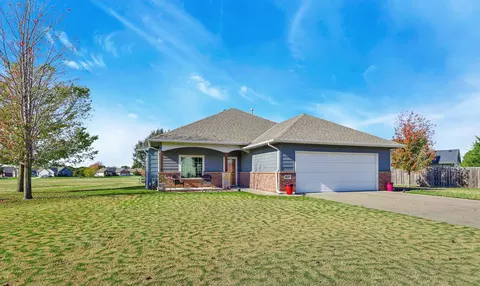 Exterior - 3019 Rocky Ridge St, Augusta, KS 67010 photo 2 of 10