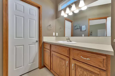 Bath - 3019 Rocky Ridge St, Augusta, KS 67010 photo 1 of 3