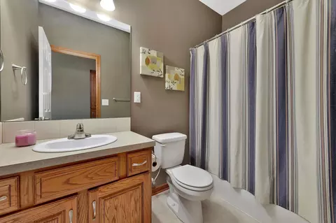 Bath - 3019 Rocky Ridge St, Augusta, KS 67010 photo 3 of 3