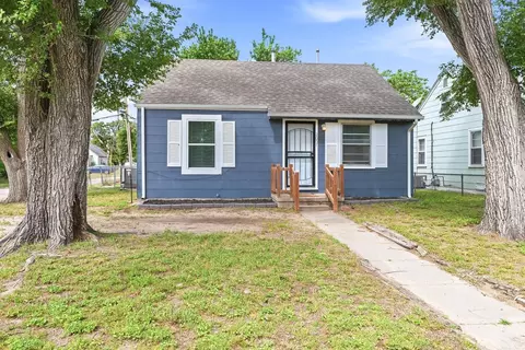 2057 S Exchange Pl, Wichita, KS 67213