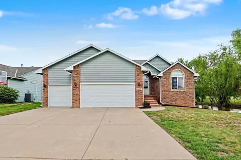 630 S Stoneridge St, Valley Center, KS 67147