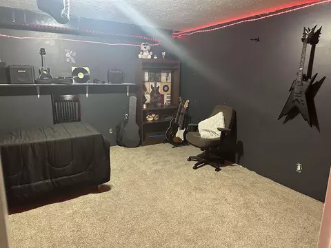 Bedroom - 2 Crown Cir, Anthony, KS 67003 photo 4 of 4
