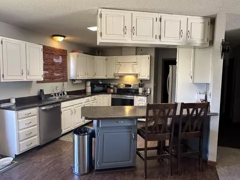Kitchen - 2 Crown Cir, Anthony, KS 67003 photo 2 of 4