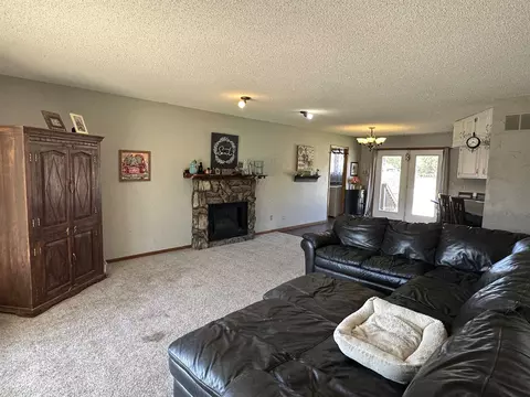 Living - 2 Crown Cir, Anthony, KS 67003 photo 1 of 3