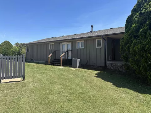 Exterior - 2 Crown Cir, Anthony, KS 67003 photo 5 of 6