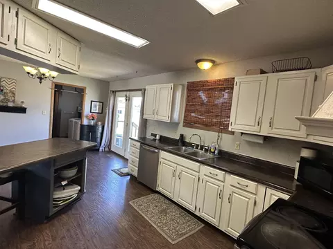 Kitchen - 2 Crown Cir, Anthony, KS 67003 photo 4 of 4
