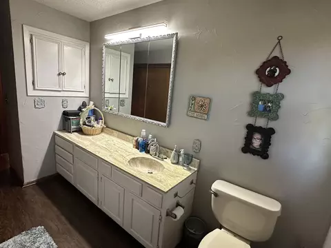 Bath - 2 Crown Cir, Anthony, KS 67003 photo 1 of 2