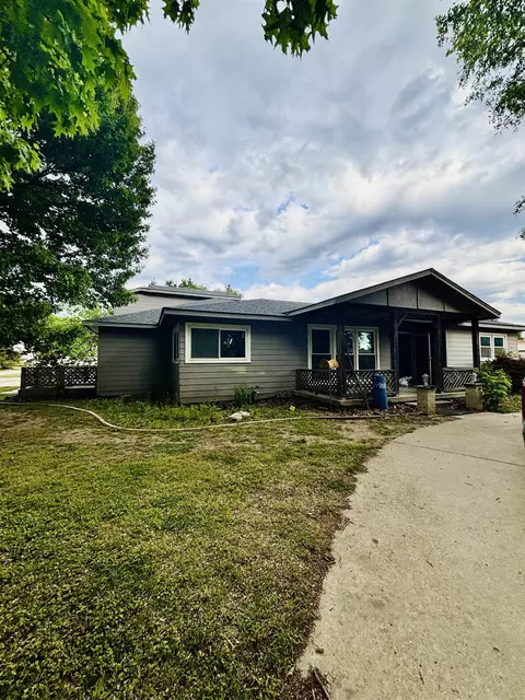 4600 S Laura St, Wichita, KS 67216