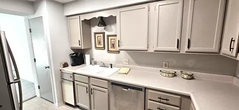 Kitchen - 1500 E 10th Ave D12 #1500 E 10TH AVE D12, Winfield, KS 67156 photo 3 of 4