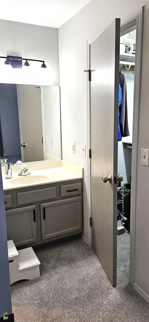 Bath - 1500 E 10th Ave D12 #1500 E 10TH AVE D12, Winfield, KS 67156 photo 4 of 4